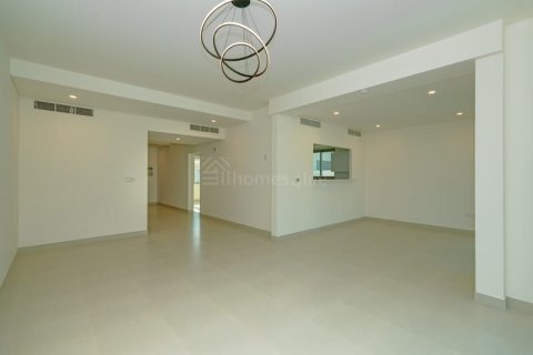 Villa para arrendamento em Jebel Ali, Dubai, EAU 4 quartos, 742 m2 № 699095 - foto 3