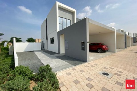 Dubai, UAE의 판매용 빌라 침실 4개, 288제곱미터 번호 629294 - 사진 1