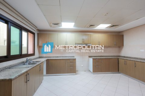 Villa à vendre à Abu Dhabi, EAU 5 chambres, 526.8 m2 № 659935 - photo 18