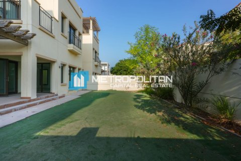 Villa à vendre à Abu Dhabi, EAU 5 chambres, 526.8 m2 № 659935 - photo 3