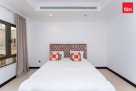 Зняти в оренду віллу в Пальма Джумейра, Дубай, ОАЕ 4 спальні, 468.7м2, № 696950 - фото 18