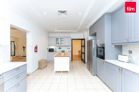 Villa te huur in Palm Jumeirah, Dubai, VAE 4 slaapkamers, 468.7 vr.m., nr 696950 - foto 12