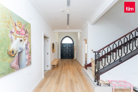 Villa te huur in Palm Jumeirah, Dubai, VAE 4 slaapkamers, 468.7 vr.m., nr 696950 - foto 7