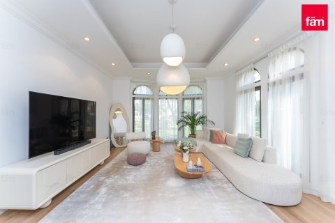 Villa te huur in Palm Jumeirah, Dubai, VAE 4 slaapkamers, 468.7 vr.m., nr 696950 - foto 5