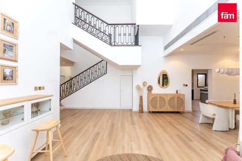 Зняти в оренду віллу в Пальма Джумейра, Дубай, ОАЕ 4 спальні, 468.7м2, № 696950 - фото 3