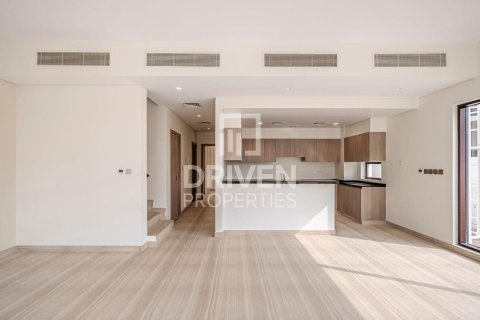 Townhouse til leje i DAMAC Hills (Akoya by DAMAC), Dubai, UAE 5 soveværelser, 341.88 kvm № 745329 - foto 2