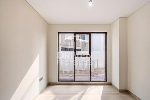 Townhouse til leje i DAMAC Hills (Akoya by DAMAC), Dubai, UAE 5 soveværelser, 341.88 kvm № 745329 - foto 5