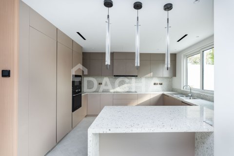 Rijtjeshuis te koop in Dubai, VAE 3 slaapkamers, 228 vr.m., nr 713658 - foto 5