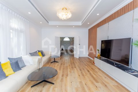 Villa in Palm Jumeirah, Dubai, UAE 4 bedrooms, 470 sq.m. № 713656 - photo 4