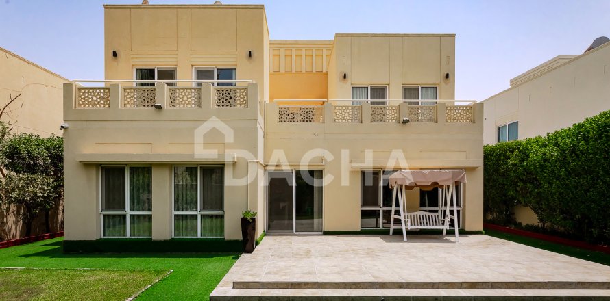Villa itt: Meadows, Dubai, EAE, 4 hálószoba, 372 m², azonosító: 713657