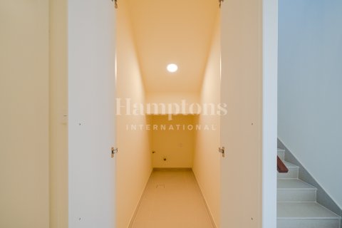 Huvila Dubai South (Dubai World Central), Arabiemiraatit 4 makuuhuonetta, 231.79298500 m2 № 651430 - kuva 9