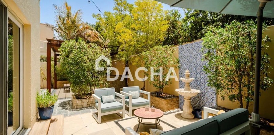 Villa em Meadows, Dubai, EAU 3 quartos, 325 m2 № 766045