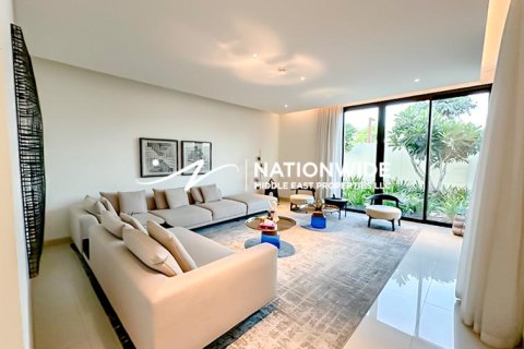 Vila u Abu Dhabi, UAE 4 spavaćih soba, 720 m2 Br. 659775 - fotografija 4