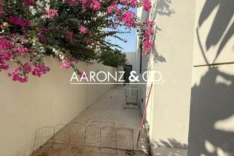 Vila u gradu Al Furjan, Dubai, UAE 4 spavaće sobe, 611.3 m2 Br. 670592 - Slika 9