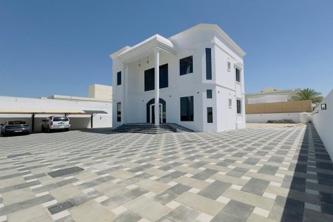 Willa do wynajęcia w Al Barsha, Dubai, ZEA 4 sypialnie, 1393.55 mkw., nr 750222 - zdjęcie 2