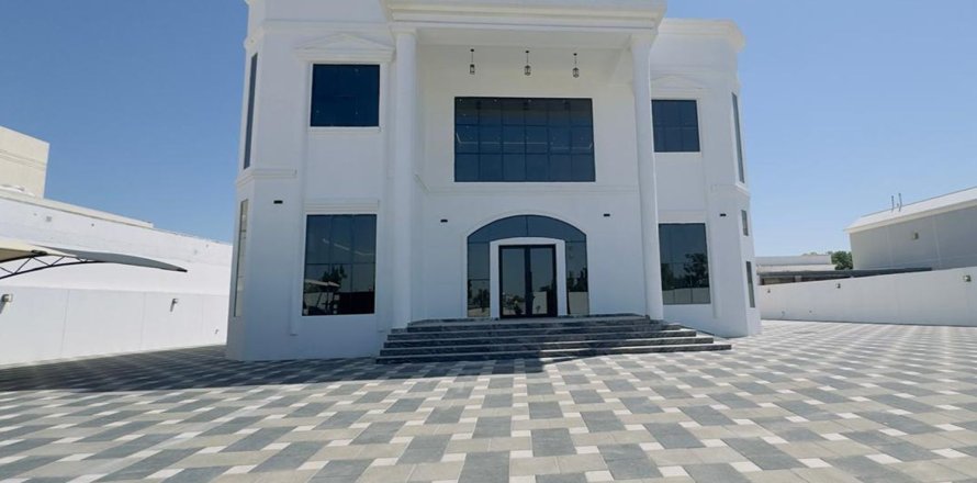 Willa w Al Barsha, Dubai, ZEA 4 sypialnie, 1393.55 mkw. nr 750222