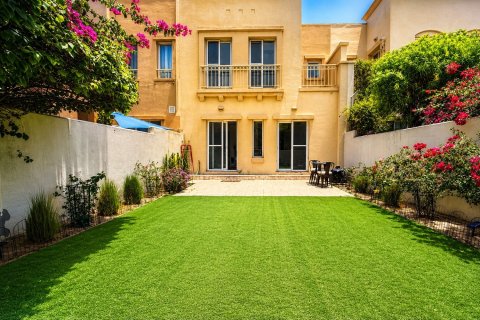 Huvila The Springs, Dubai, Arabiemiraatit 2 makuuhuonetta, 269.21 m2 № 750224
