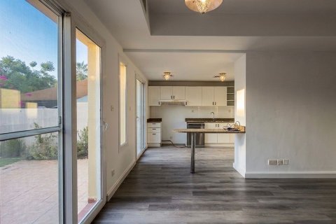 Villa in The Springs, Dubai, UAE 2 bedrooms, 269.21 sq.m. № 750224 - photo 4