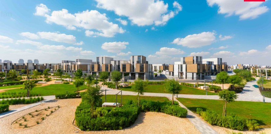 Řadový dům v Dubai, SAE 3 ložnice, 168 m² Č.: 669816