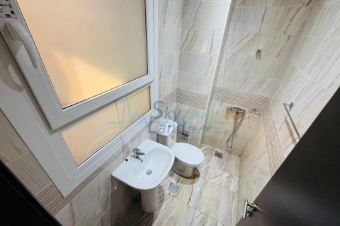 Vilë në Jumeirah, Dubai, Emiratet e Bashkuara Arabe 5 dhoma gjumi, 418.1 m2. № 636735 - Foto 14
