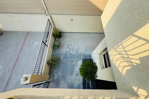 Vilë në Jumeirah, Dubai, Emiratet e Bashkuara Arabe 5 dhoma gjumi, 418.1 m2. № 636735 - Foto 23