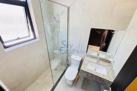 Vilë në Jumeirah, Dubai, Emiratet e Bashkuara Arabe 4 dhoma gjumi, 278.7 m2. № 636733 - Foto 20