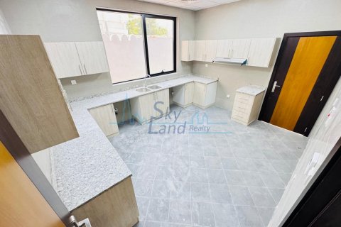 Vilë në Jumeirah, Dubai, Emiratet e Bashkuara Arabe 4 dhoma gjumi, 278.7 m2. № 636733 - Foto 12
