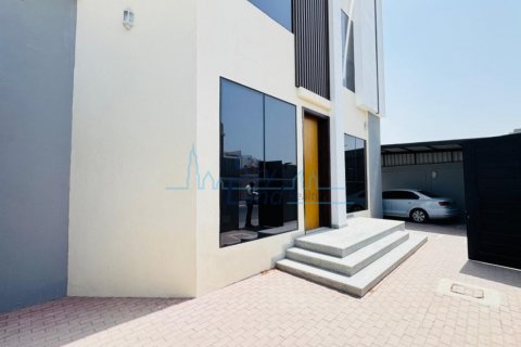 Vilë në Jumeirah, Dubai, Emiratet e Bashkuara Arabe 4 dhoma gjumi, 278.7 m2. № 636733 - Foto 1