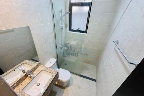 Vilë në Jumeirah, Dubai, Emiratet e Bashkuara Arabe 4 dhoma gjumi, 278.7 m2. № 636733 - Foto 13