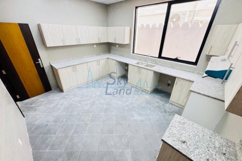 Vilë në Jumeirah, Dubai, Emiratet e Bashkuara Arabe 4 dhoma gjumi, 278.7 m2. № 636733 - Foto 5