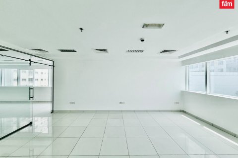 Oficina en alquiler en Al Barsha, Dubai, EAU 83.8 m2 № 726807 - foto 4
