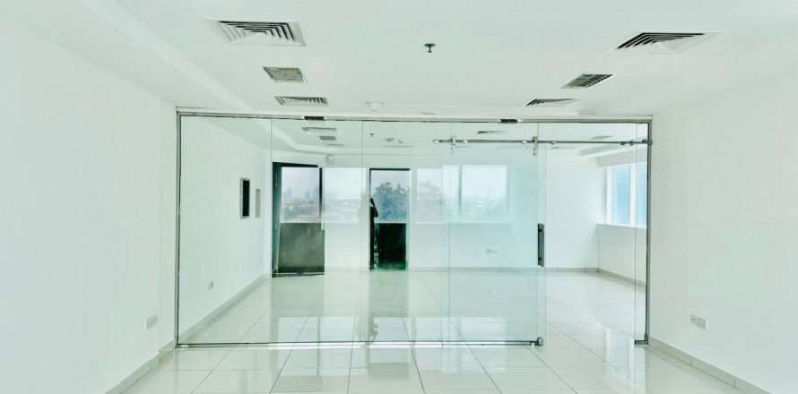Oficina en Al Barsha, Dubai, EAU 83.8 m² № 726807