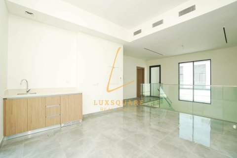 Вилла Al Furjan, Дубай, БАӘ-да 4 жатын бөлмелер, 564 м² № 726987 - фото 17