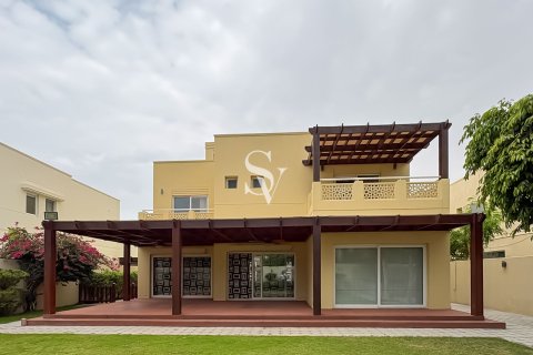 Villa asukohaga Meadows, Dubai, AÜE: 5 magamistoaga, 549 m² Nr 699645