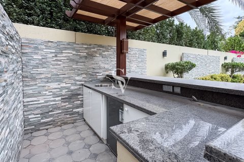 Üürile anda villa asukohaga Meadows, Dubai, AÜE: 5 magamistoaga, 549 m² Nr 699645 - pilt 28