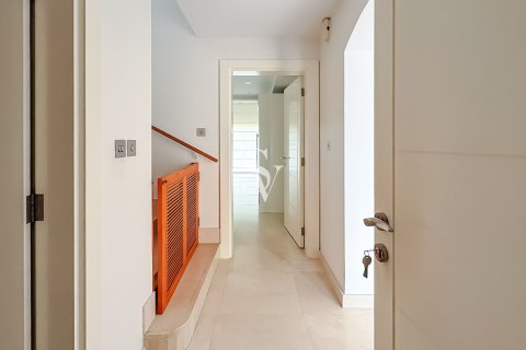 Üürile anda villa asukohaga Meadows, Dubai, AÜE: 5 magamistoaga, 549 m² Nr 699645 - pilt 4