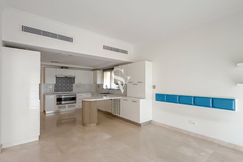 Üürile anda villa asukohaga Meadows, Dubai, AÜE: 5 magamistoaga, 549 m² Nr 699645 - pilt 6