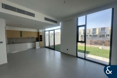 Vilă de închiriat în Arabian Ranches 3, Dubai, EAU 4 dormitoare, 239 mp.  №671418 - poză 3