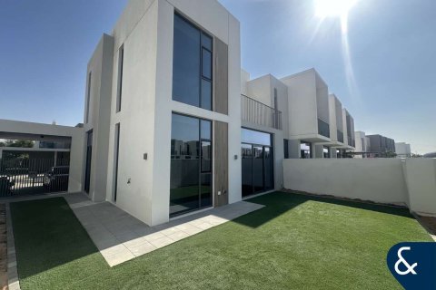 Vilă de închiriat în Arabian Ranches 3, Dubai, EAU 4 dormitoare, 239 mp.  №671418 - poză 1