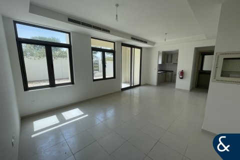 Villa in Reem, Dubai, UAE 3 bedrooms, 197 sq.m. № 671413 - photo 3