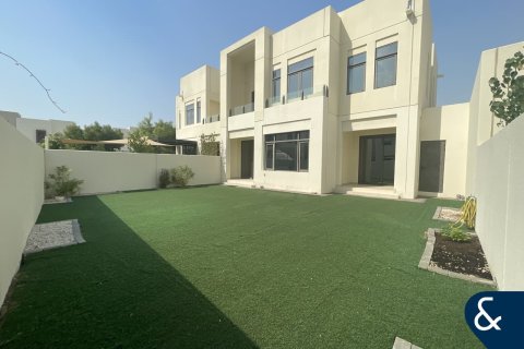 Villa in Reem, Dubai, UAE 3 bedrooms, 197 sq.m. № 671413 - photo 1