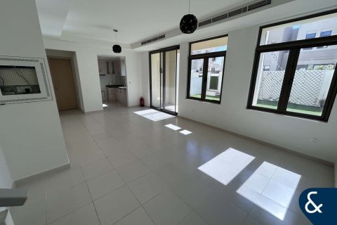 Villa in Reem, Dubai, UAE 3 bedrooms, 197 sq.m. № 671413 - photo 2
