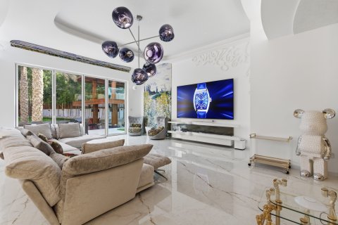 Vilë në Al Barari, Dubai, Emiratet e Bashkuara Arabe 10 dhoma gjumi, 2392.35 m2. № 750439 - Foto 2