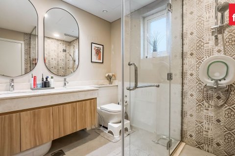 Shtëpi në qytet në Dubai, Emiratet e Bashkuara Arabe 2 dhoma gjumi, 164.8 m2. № 687373 - Foto 13