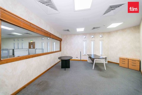 Escritório para arrendamento em Dubai, EAU 1303 m2 № 687374 - foto 18