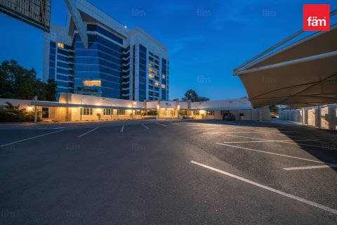 Escritório para arrendamento em Dubai, EAU 1303 m2 № 687374 - foto 12