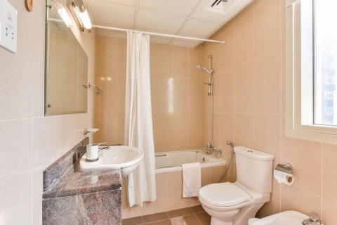 Huoneisto Jumeirah Lake Towers, Dubai, Arabiemiraatit 2 makuuhuonetta, 139 m2 № 648802 - kuva 2