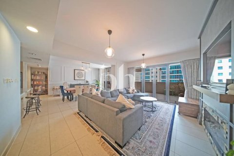 Apartamento en venta en Al Raha Beach, Abu Dhabi, EAU 4 dormitorios, 277 m2 № 642431 - foto 1