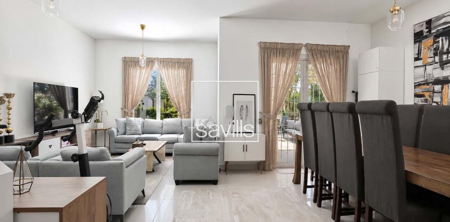Villa em Al Reef, Abu Dhabi, EAU 5 quartos, 273.32 m2 № 761250