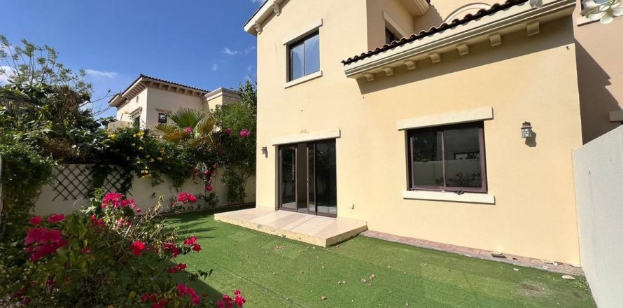 Villa i Reem, Dubai, Emiratene 4 soverom, 273.9 kvm nr. 647860